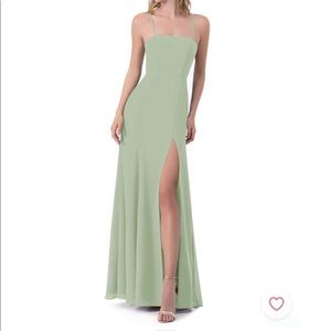 Azazie Cosette Sage Green Dress in size A10– never worn, NWT